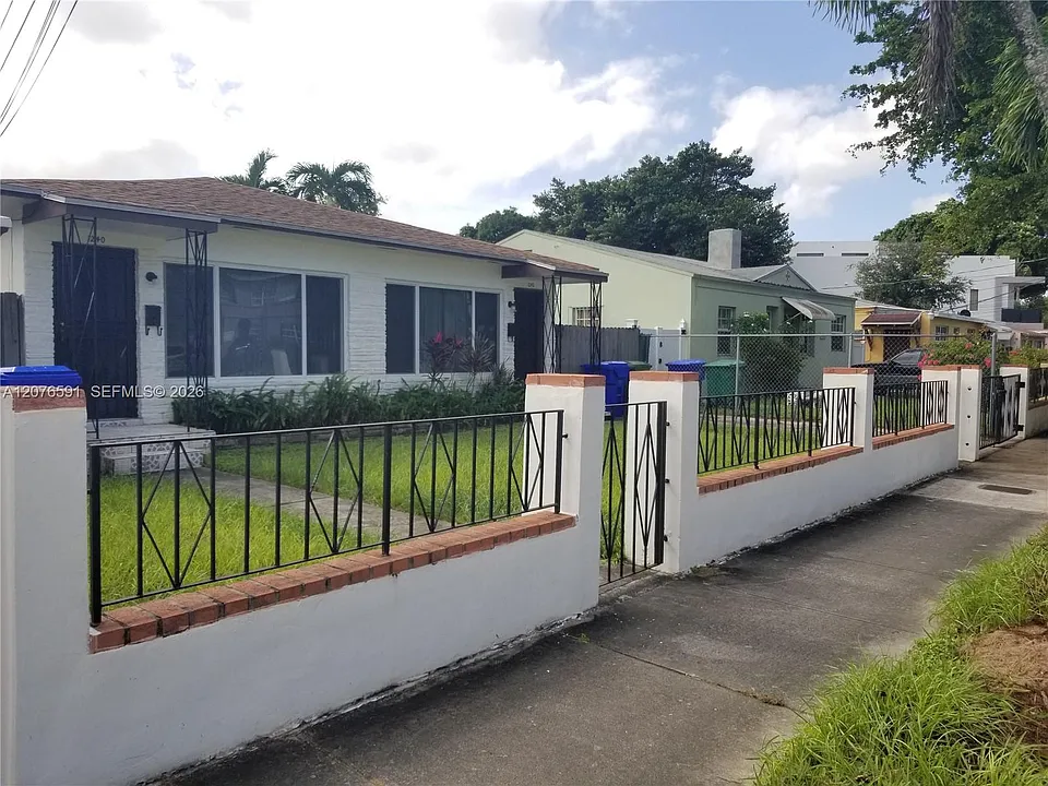 1240 SW 22nd Ter #1