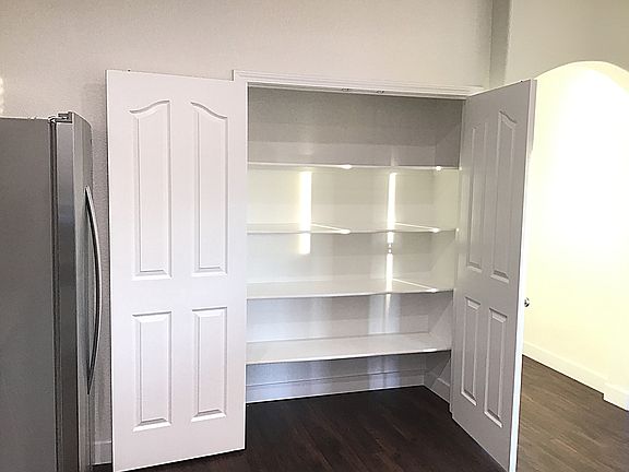 4th image of 2070 Tivoli Ln