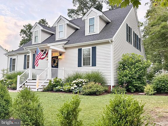 2nd image of 1222 Carrollton Ln