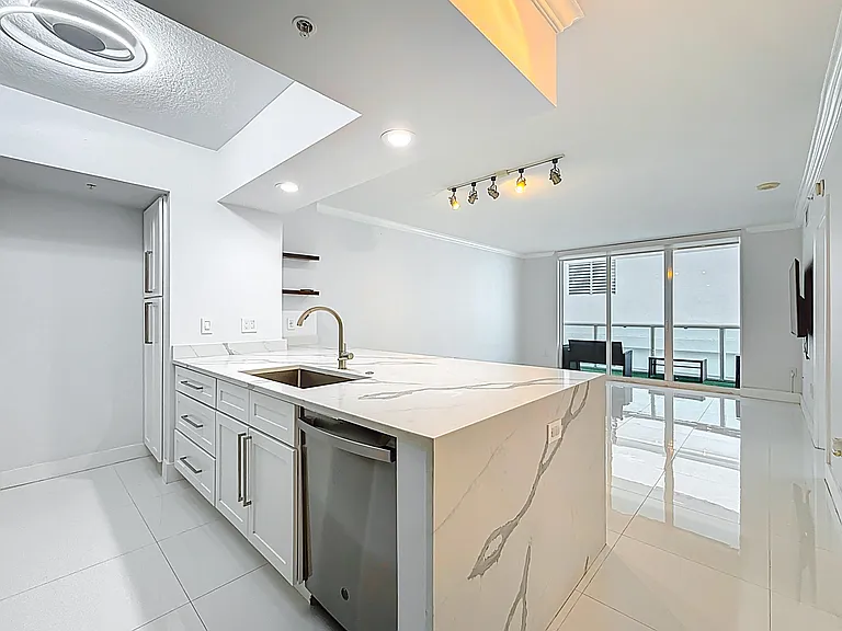 347 N New River Dr E #706 — Photo 8