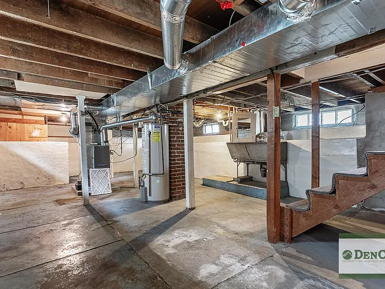 1402 S York St — Photo 19