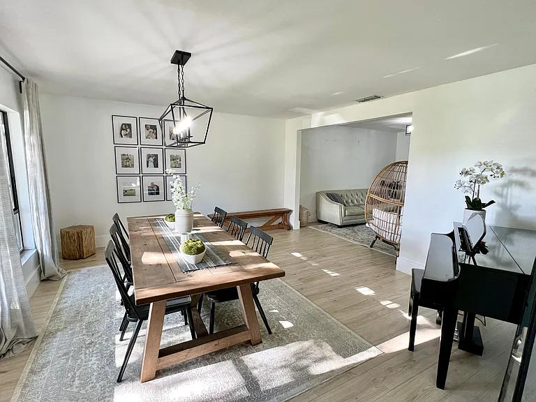 1352 Corner Oaks Dr — Photo 13
