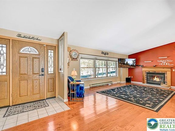 5th image of 1241 Bear Dr