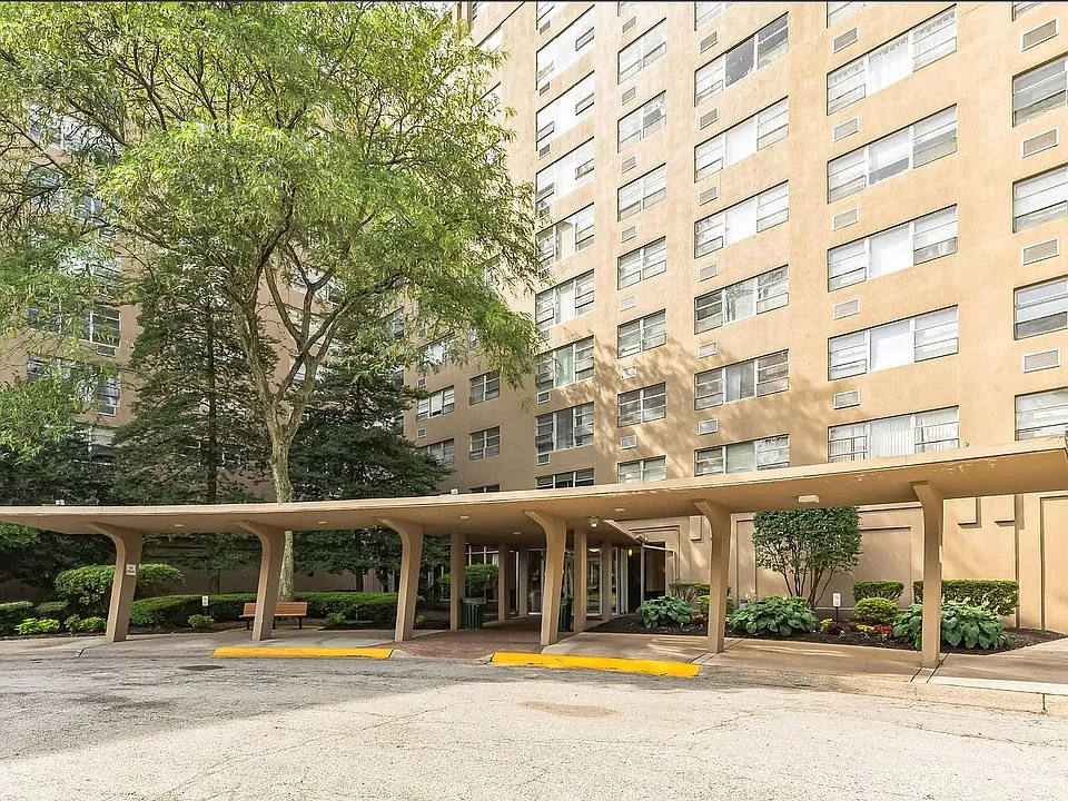 1030 E Lancaster Ave #1007