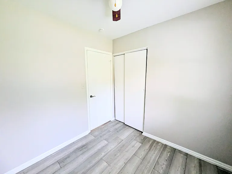 14802 White Ave — Photo 11