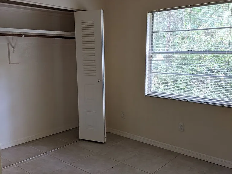1824 SW 70th Ter — Photo 5