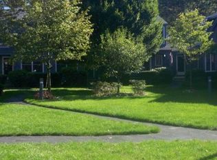 67 Fawn Ridge Ln, Norwalk, CT 06851