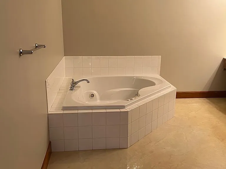 1201 Heartland Dr — Photo 5