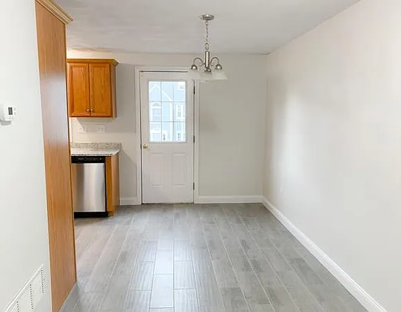 1835 Middlesex St — Photo 16