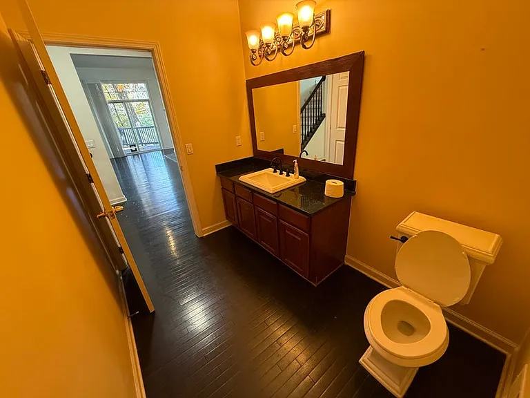 18145 Shoreline Ct — Photo 11