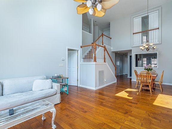 5th image of 1781 Courtney Ave
