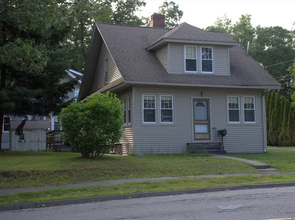 142 College St, Worcester, MA 01610