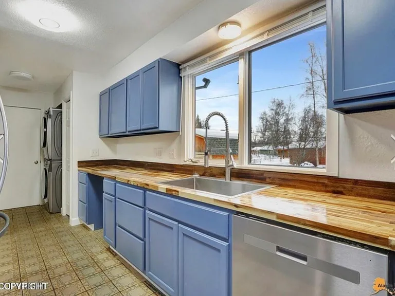 2905 Turnagain St — Photo 20