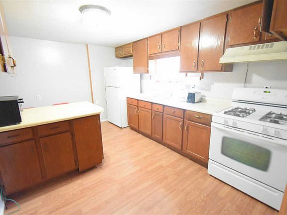 3rd image of 419 9th St