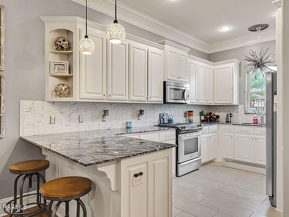 5th image of 303 Summerland Key Ln