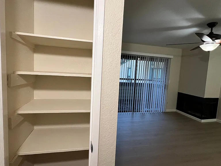 600 Del Verde Cir #2 — Photo 20