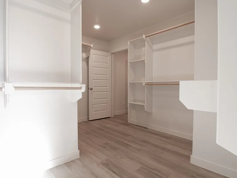 2060 Acacia Ln — Photo 15