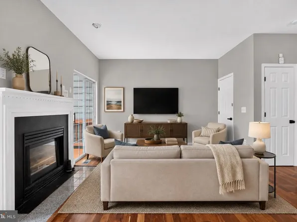 16774 Brandy Moor Loop, Woodbridge, VA 22191