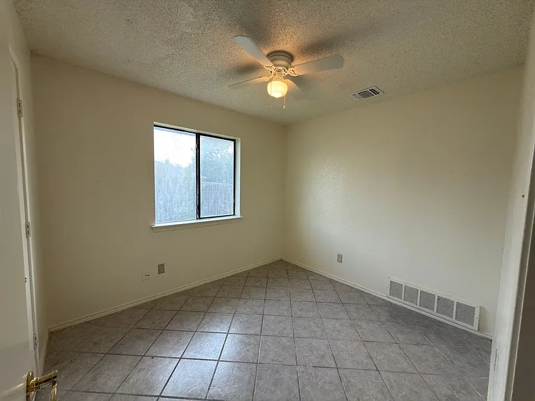2701 Stanford St #A — Photo 7