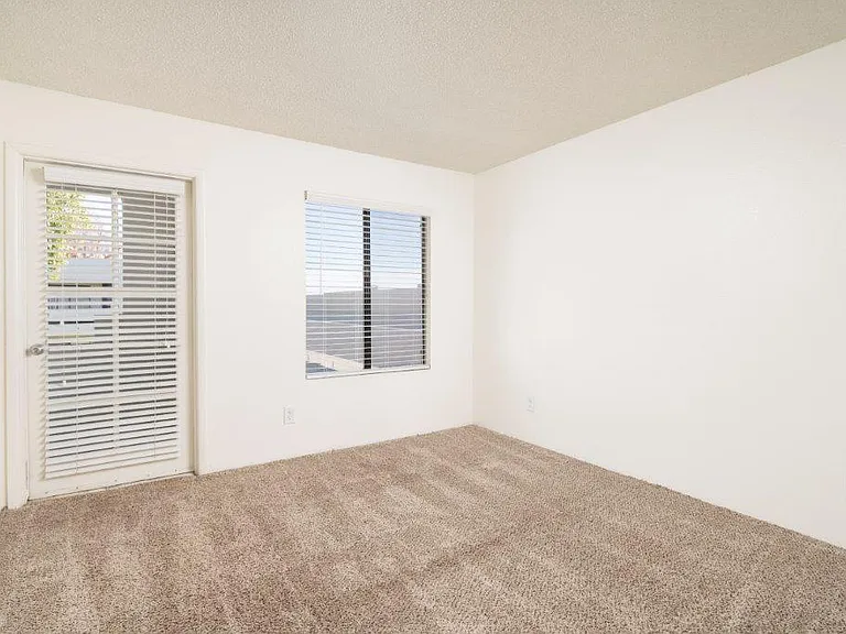 SunPointe Apartments — Photo 2