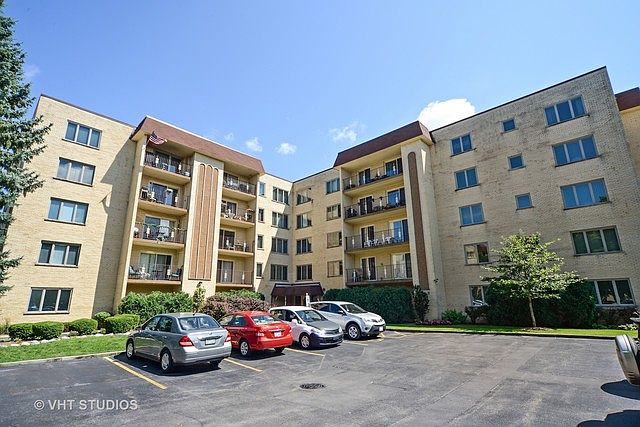 1st image of 6433 W Belle Plaine Ave APT 405