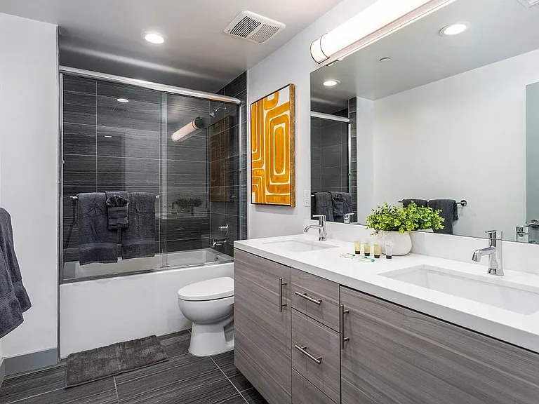 Lido Apartments - 4025 Grandview — Photo 13