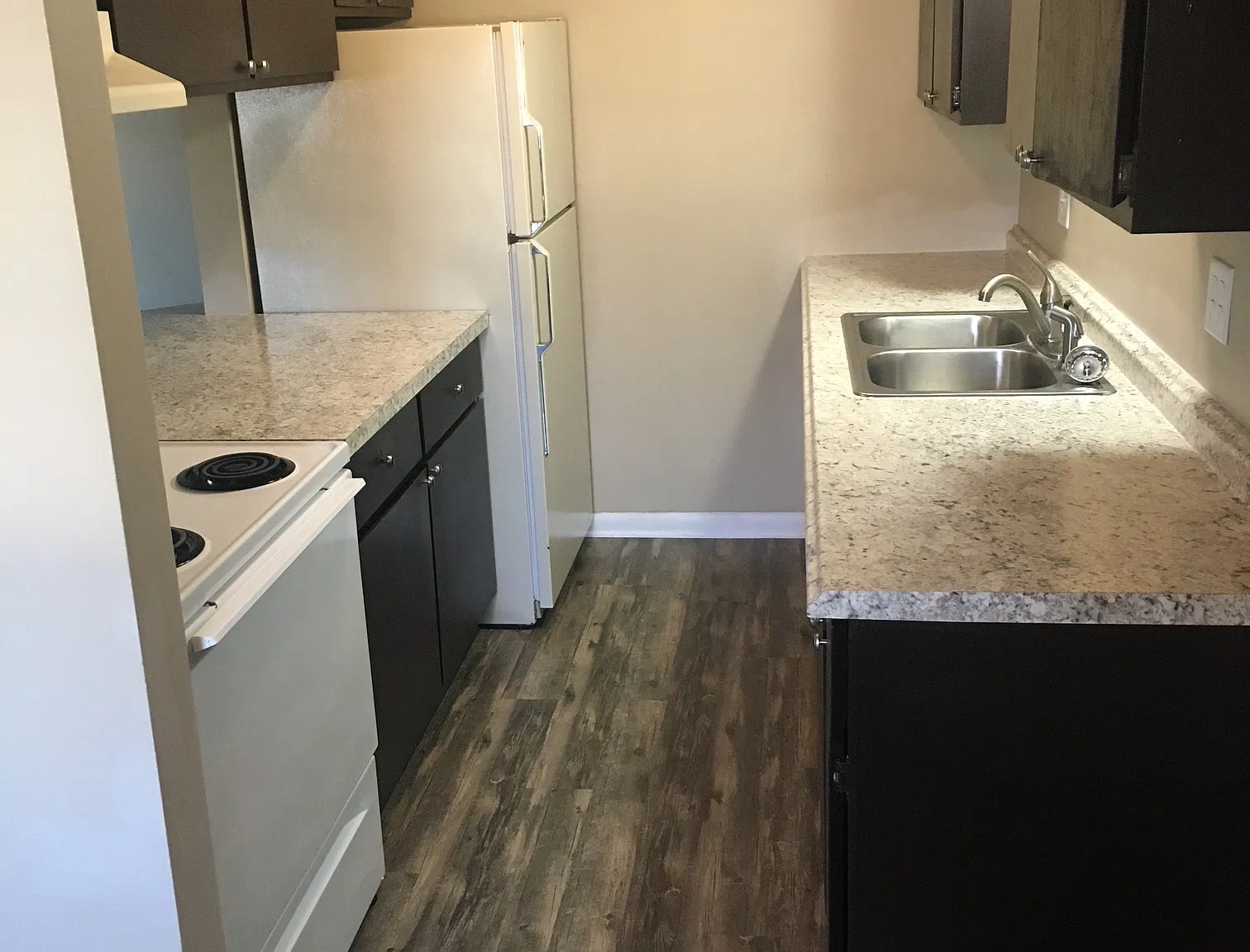 2 bed, 725 sqft, $1,000 — Photo 2