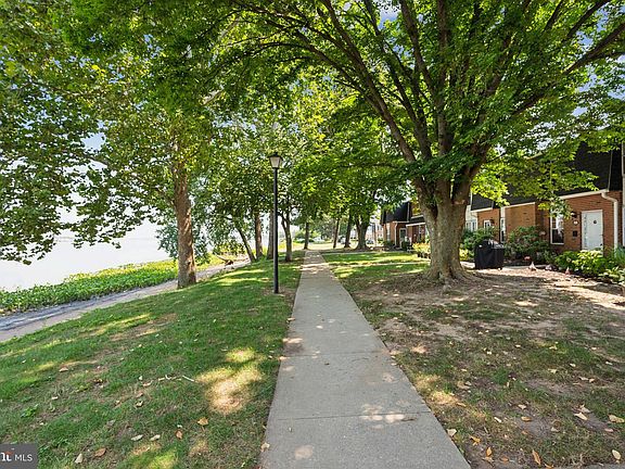 5th image of 2088 Harbour Dr