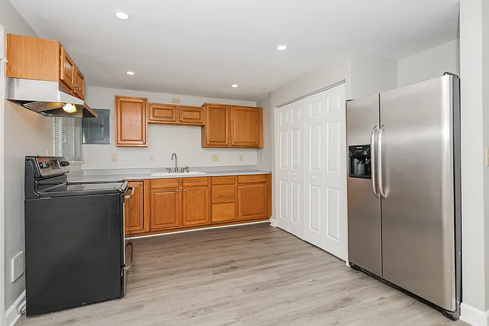 3 bed, 2.0 bath, 1080 sqft, $1,545 — Photo 4