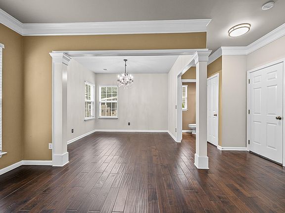 4th image of 211 Keelin Ln