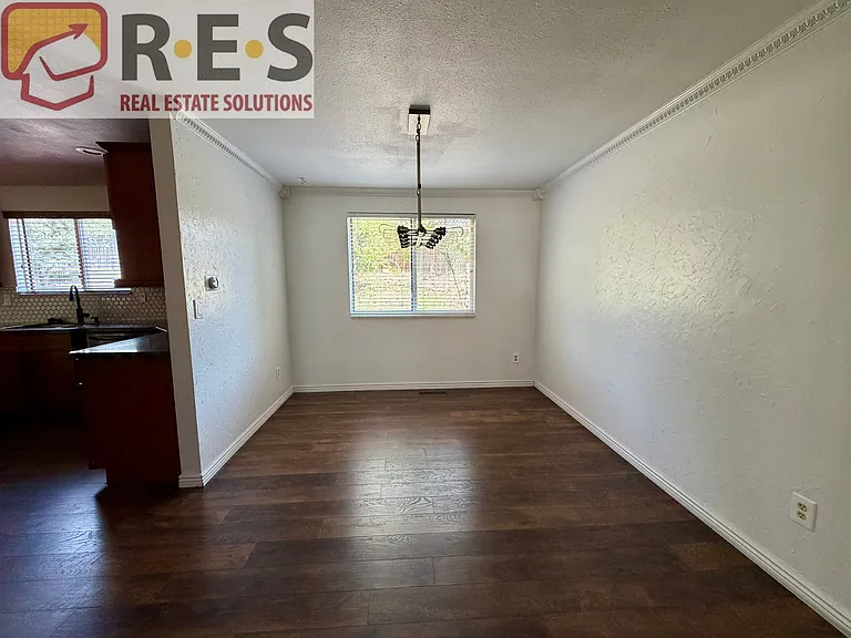 5460 S Rifle St — Photo 3