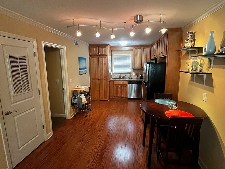 351 E Magnolia Ave #132 — Photo 2