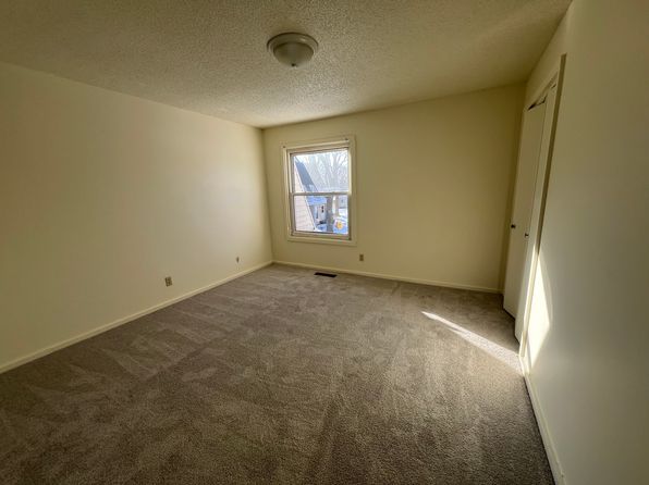 701 Kenwood Rd APT A, Champaign, IL 61821