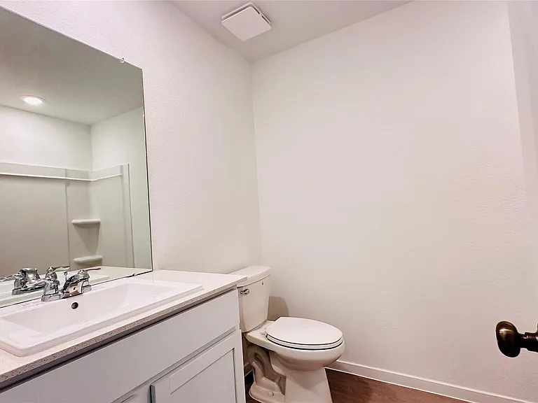 206 Amy St — Photo 5