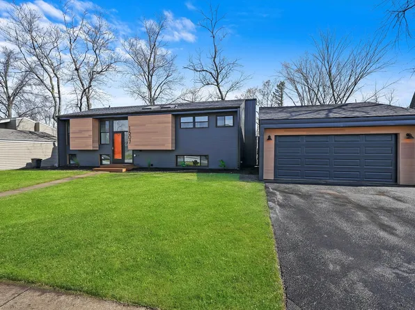 1507 Perry St, Crete, IL 60417