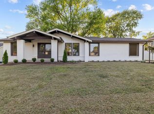 1747 Shallowbrook Dr, Saint Louis, MO 63146