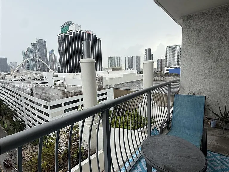 1750 N Bayshore Dr #1212 — Photo 3