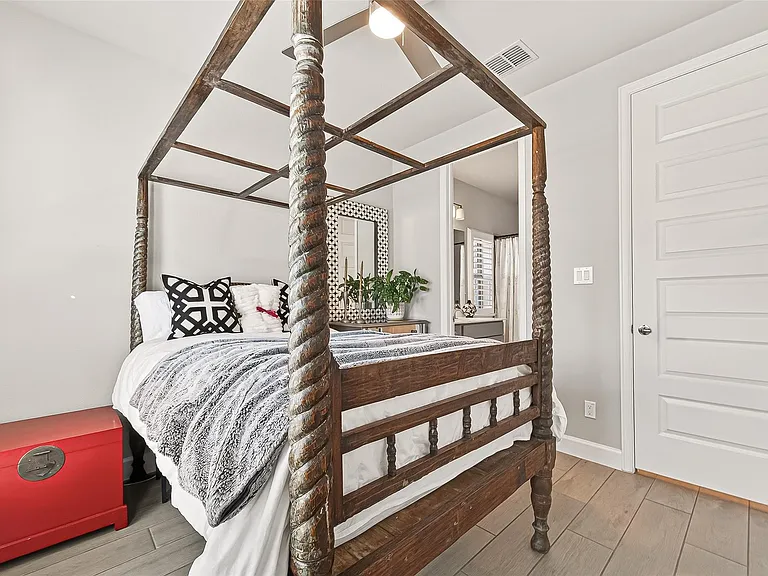 8922 Flounder Ridge Dr — Photo 35