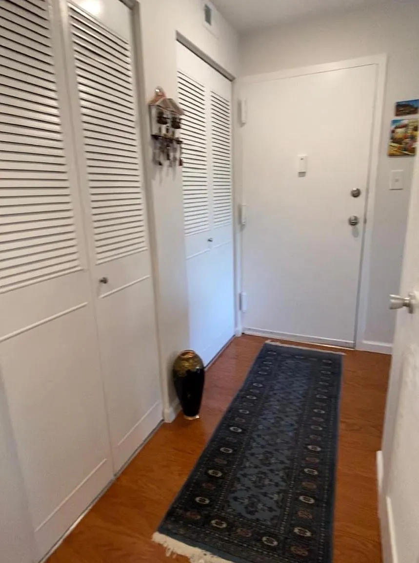 1 bed, 1012 sqft, $1,800 — Photo 2