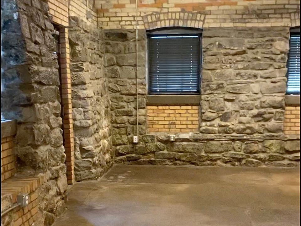 Entrance/Living Area