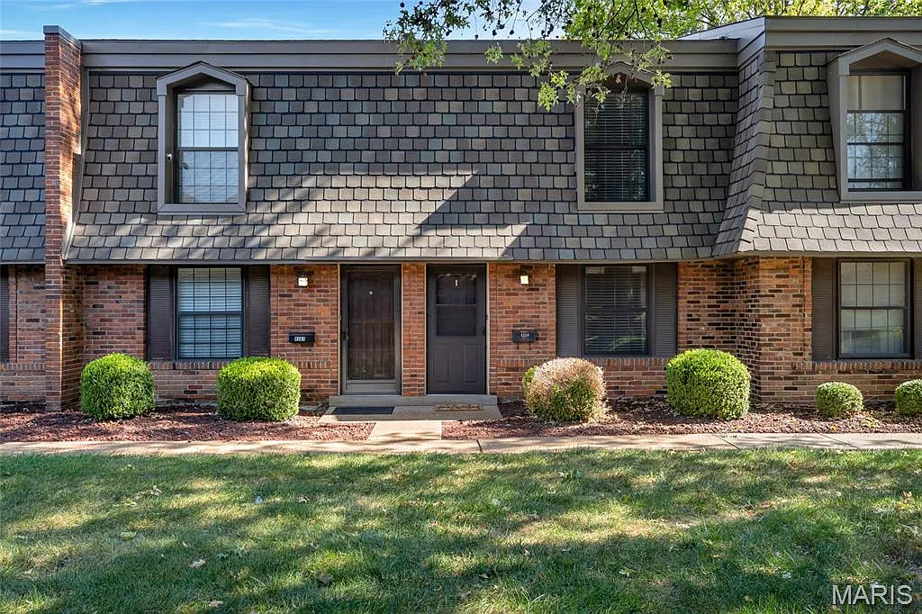 4259 Burnett Walk photo 1