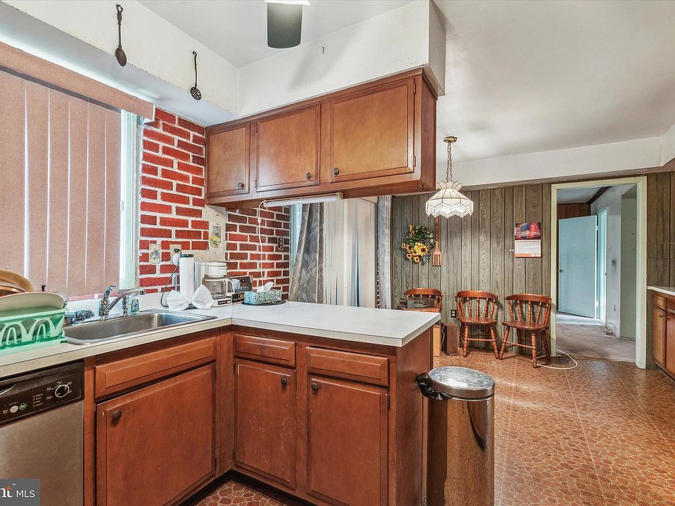 2nd image of 26 Twilight Ln