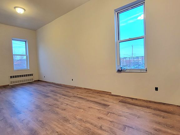 4th image of 2666 Bath Ave #2