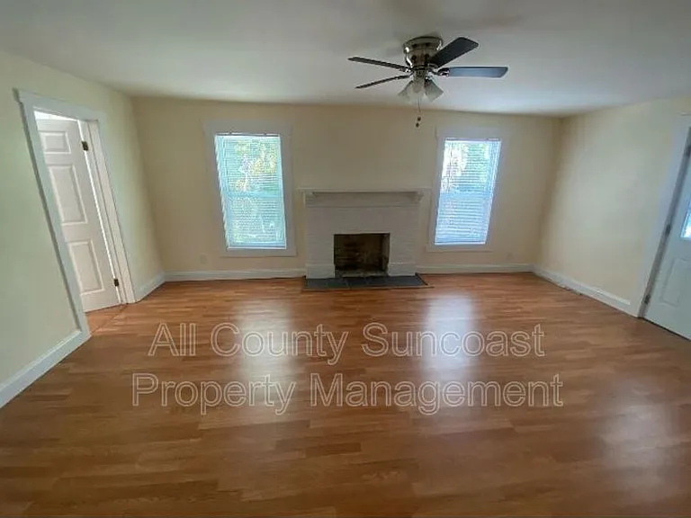 713 Seneca St #D — Photo 4