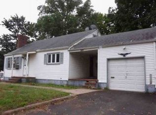 50 Douglas Ave, Somerset, NJ 08873