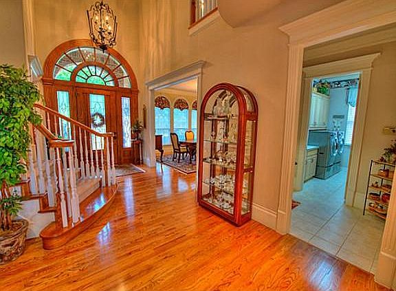 5th image of 810 Huntington Ct