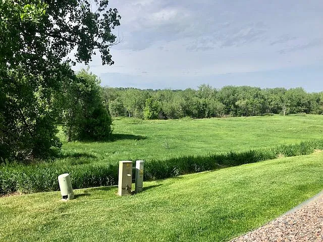 Access to expansive trails and greenspace