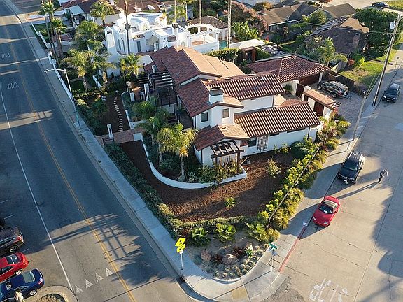 3rd image of 506 W Cliff Dr