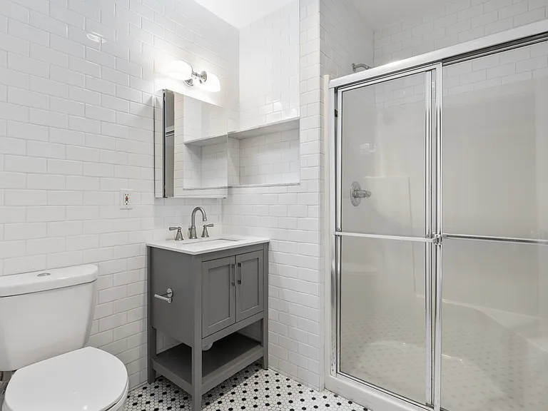 221 E 59th St #2 — Photo 11