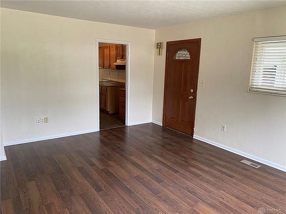 4th image of 3783 Raymond Dr